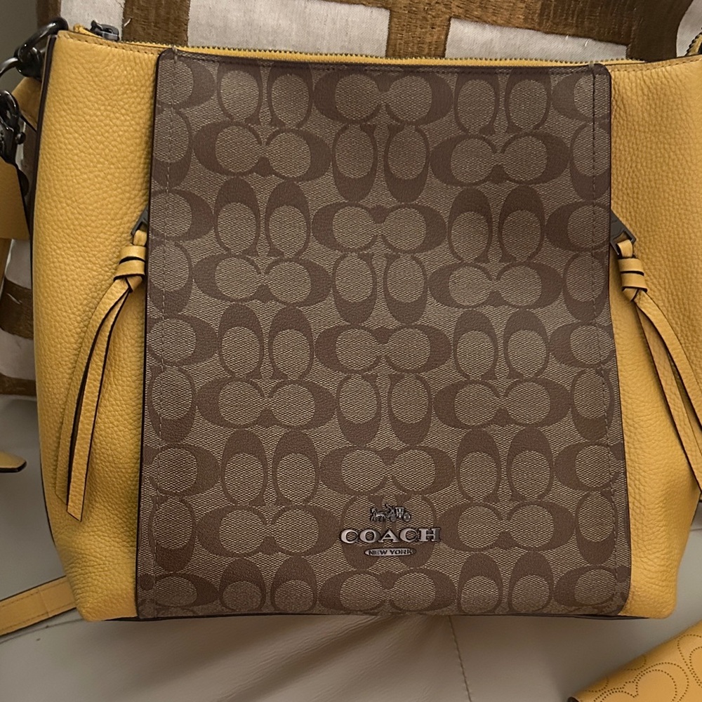 Coach Tan and Brown Signature Shoulder Bag/Crossbody with matching wallet - Picture 14 of 14